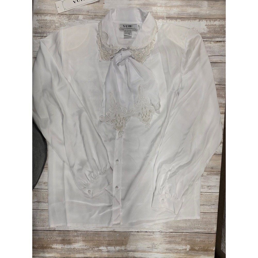 Voir White Lace Pearl Trim‎ Blouse Tie Neck Padded Shoulder Style 301 Small READ